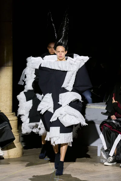 Look 5